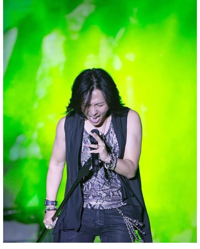 观众|《披荆斩棘的哥哥》霍尊被剪拖累人气王，观众寄刀节目组