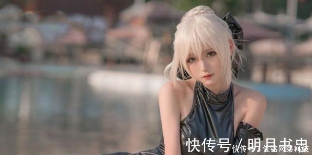 艾达·王|腐团儿cos“生化危机”火了,拿枪姿势神还原,细节百分百还原