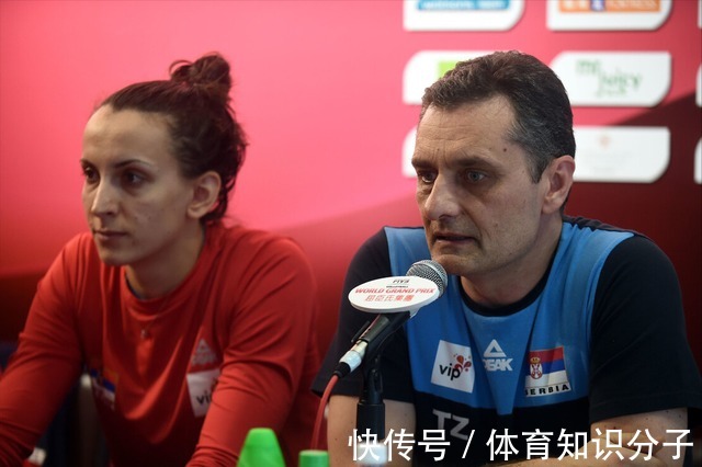 俄罗斯|女排劲敌主帅或易主,功勋教练大概率执教俄罗斯,法国名帅成热门