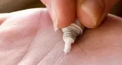 这几种“小药片”可别扔了,放水里搅一搅,促生根开花还能防烂根