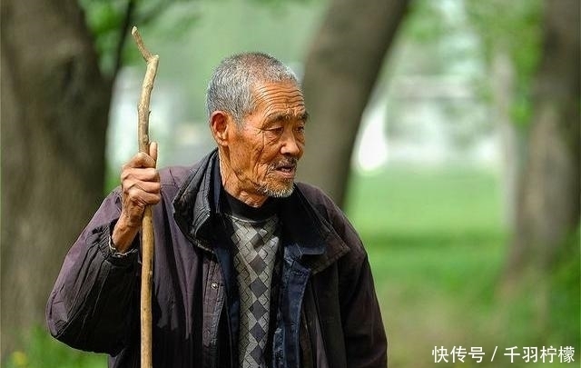 价值|老汉捡到一堆“破布”，被儿子20元卖掉喝酒，如今才知价值4个亿