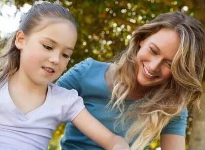 性格|妈妈有以下3类举动,无形中已经让孩子偷偷自卑,自己却并未察觉