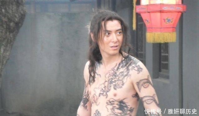 烧鹅!武松是施恩结义兄弟,为何他被流放,施恩只送来一烧鹅,原因简单