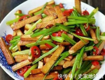 芹菜|孩子上课认真听讲可作业就是不会写，多吃爽口菜，补脑益智