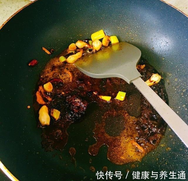 天气越冷就越想吃这菜,3块钱能炒一大盘,好吃到盘子都舔干净了