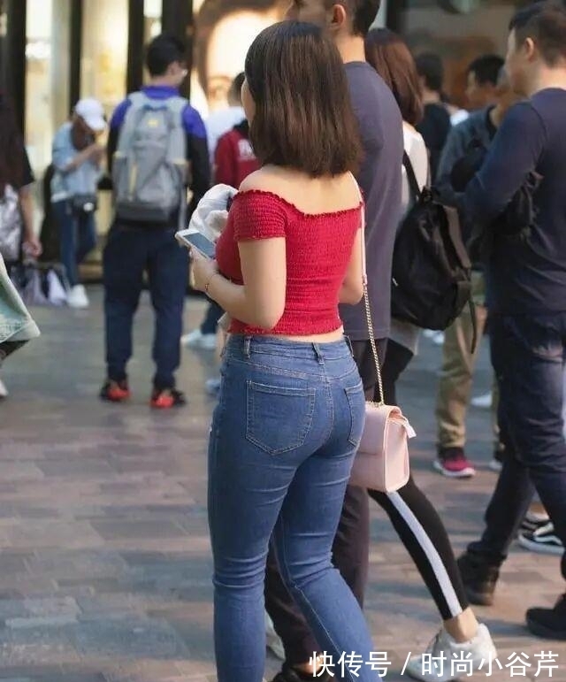 时髦|即使“烂大街”的牛仔裤,腿粗女孩还要看“脸色”,时髦又显瘦!