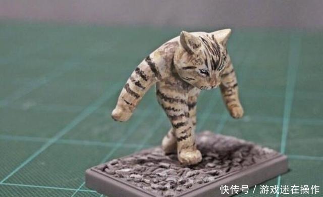 打破|一只猫打破了次元壁,这才是玩手办的新高度