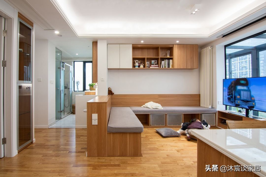 客厅|她家的客厅不一样，用卡座取代沙发，好看又实用，真是小户型救星