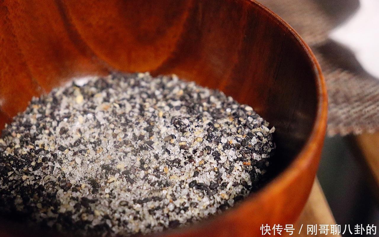 搅拌均匀|让女生失去抵抗力的小甜品,甜甜糯糯浓浓的芝麻香,自己就能做