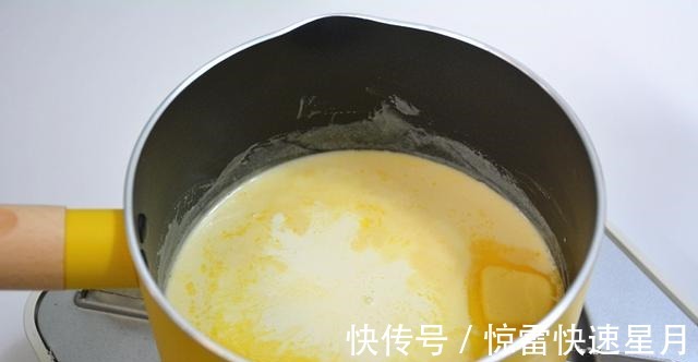 早餐就做芝士熔岩吐司,烘焙时间短,奶香四溢,软嫩清甜!