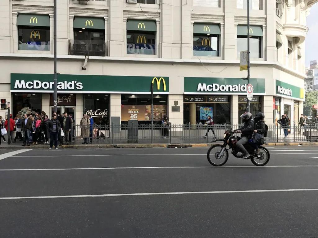  配色方案|为什么欧洲的麦当劳颜色是绿色的？