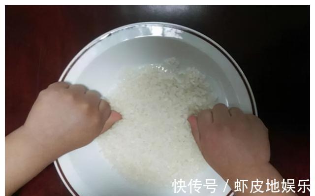 玉米粒|孩子吃饱了大人还喂会有什么后果?娃一顿吃多少,家长心里要有数