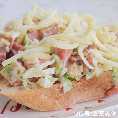 芝士|法棍的完美吃法！85°c同款「凯撒大帝」馅料满满还会拉丝