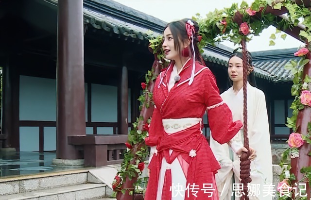 baby女神地位不保,跑男女導(dǎo)演僅出場5秒,顏值就成收視率保證