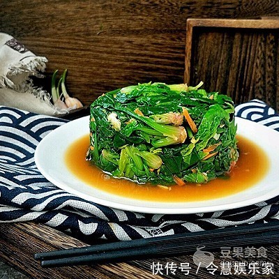 年味餐桌清新菜酸爽蒜香菠菜~