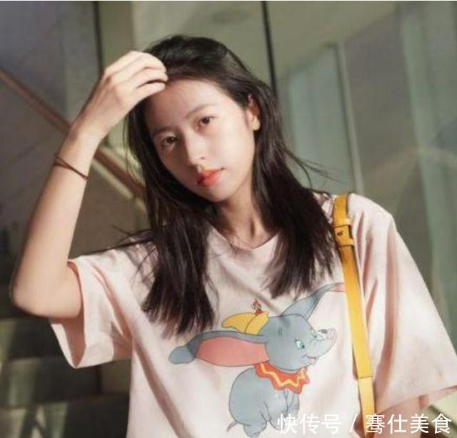 内搭不出彩，即便风衣小西装外套再时髦，你还是土气