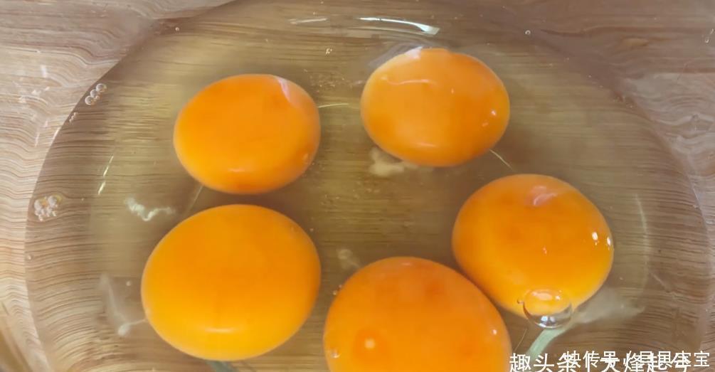 解馋|做苦瓜教你一招,饭店一份要58,在家做成本不到8元,真解馋