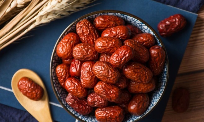 红枣|建议中老年入秋少吃肉,若不差钱多吃这5种食物,营养高好吸收