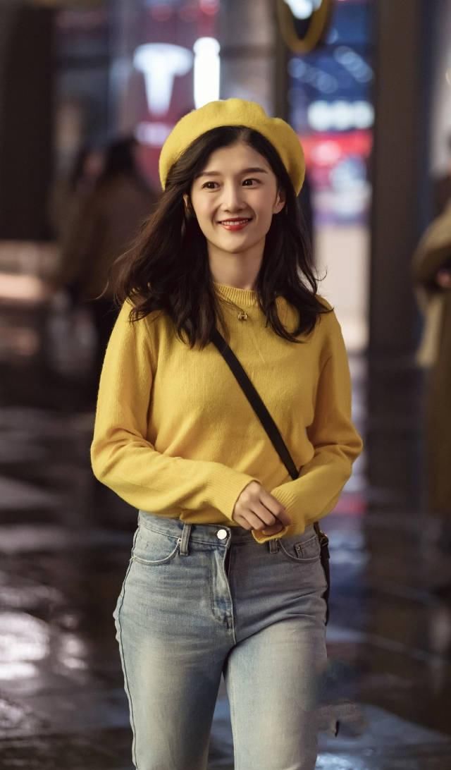 路人街拍,身材苗条的小姐姐,青春靓丽活力十足