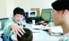 氧化钙|3岁儿子吃了半包干燥剂,妈妈一个举动救了娃,医生:比我还高明