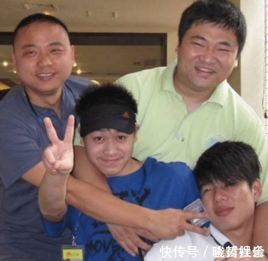 小说@他抄了7年同一个人的小说,如今却年入6000万,真是讽刺!