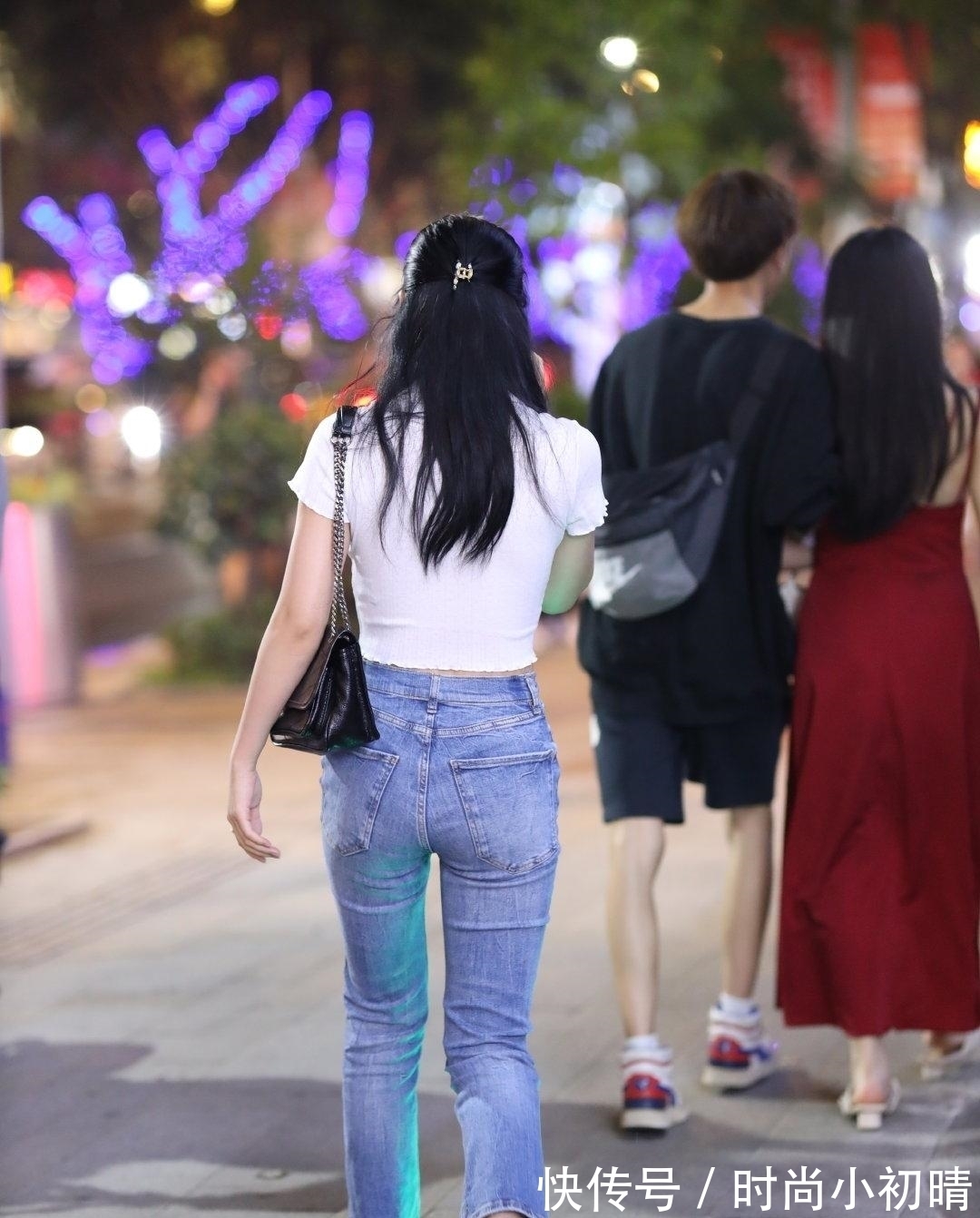 身材 牛仔裤简约的裁剪方式让臀宽胯大的身材也显瘦