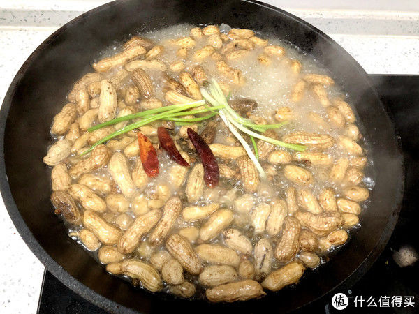 花生|水煮花生，什么时间放盐最合适？放错了，花生发黑还不入味儿