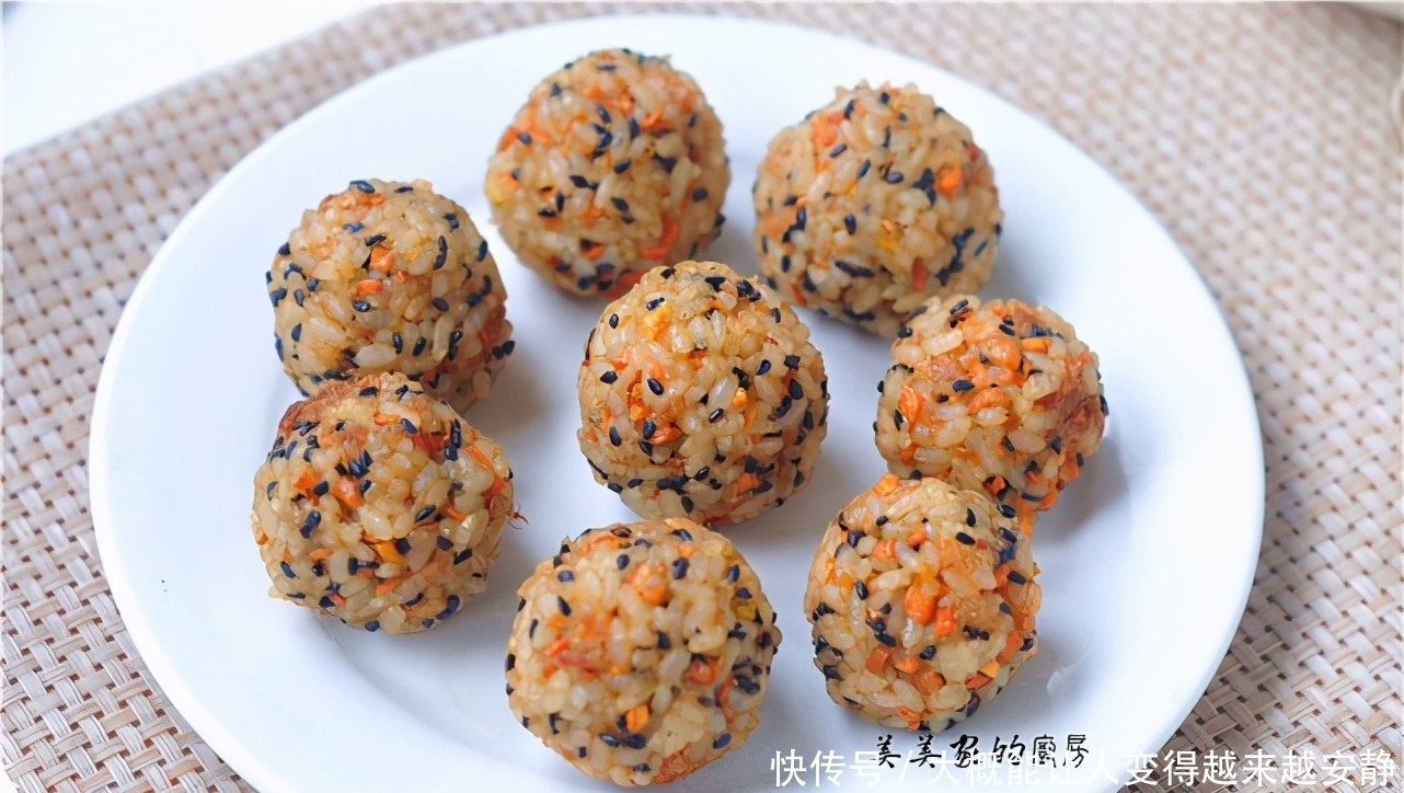 米饭新做法,儿子着了迷,配点蔬菜,简单一做,天天吃不够