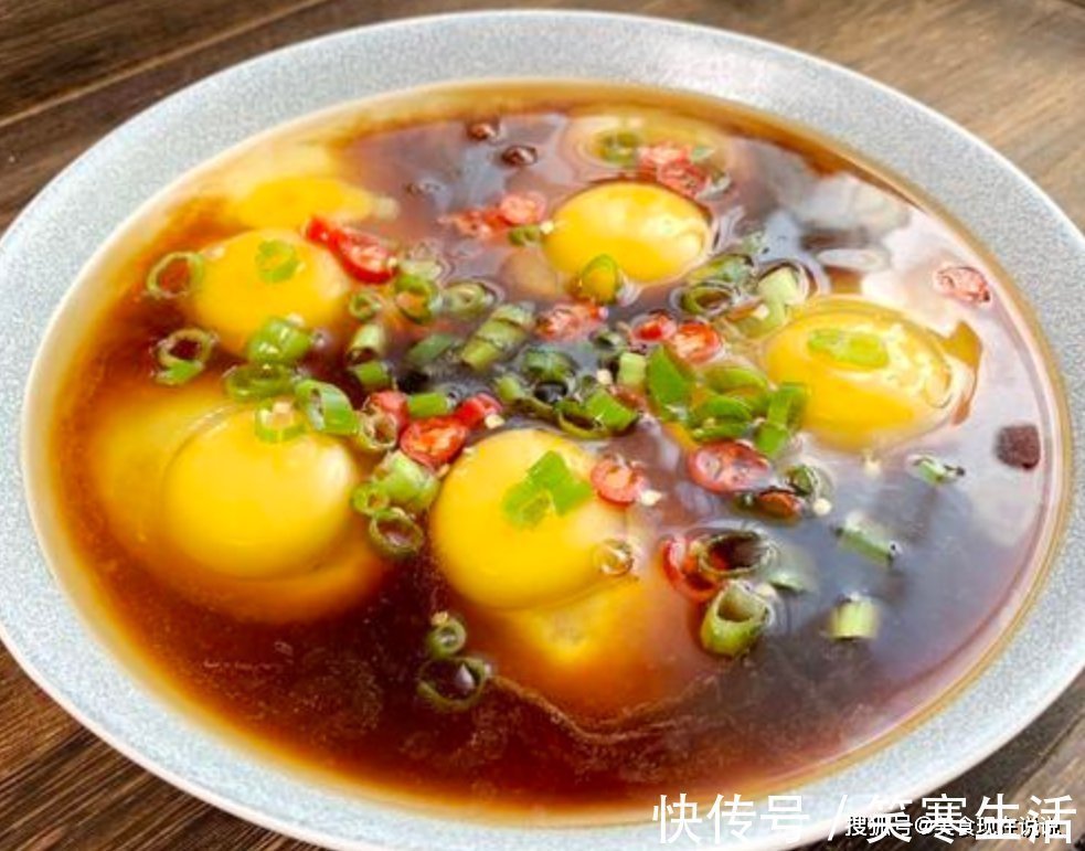 鸡蛋别再炒着吃了！大厨教你新吃法，8分钟搞定，营养美味吃着香