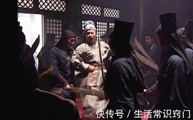 朴刀$林冲和杨志继续打下去谁会赢林冲一头衔暗示了比斗的结果!