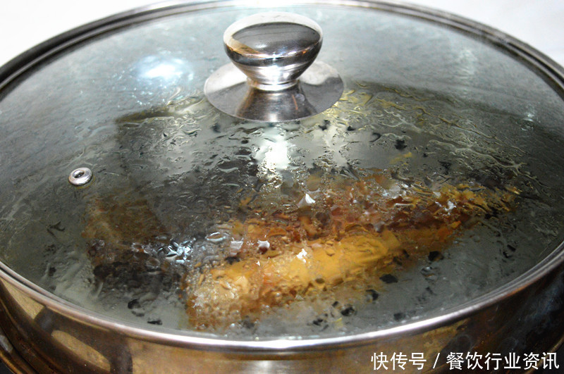 好吃|过年不准备点腊肉可不行,家庭版腊肉,色泽红润非常好吃!