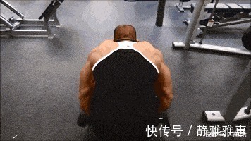 训练|想要拥有南瓜肩,就不能忽略了三角肌后束的训练,你应该这样练