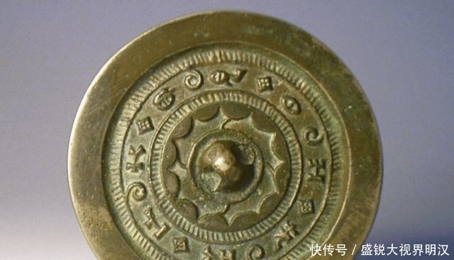 失传1000年的文物,国外称为“魔镜”,问及原理,专家:不知道!