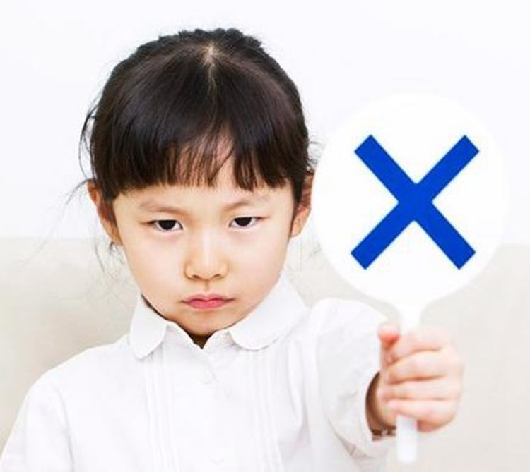 吉吉|这4种行为孩子觉得很丢脸，父母却沾沾自喜引以为傲，你做过吗？