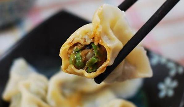 包饺子调肉馅,记住“3不加”,饺子香味足、汁水多,不硬不柴