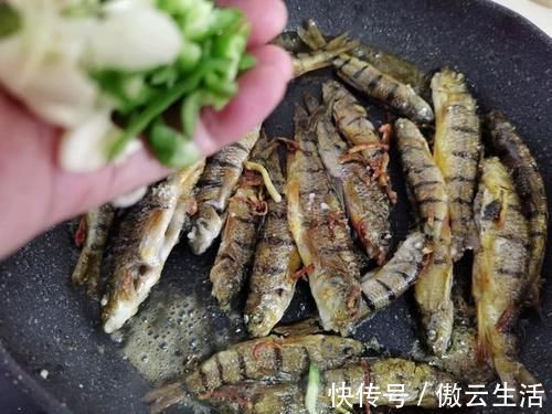 冬天多吃鱼，鲜美可口，营养丰富，这样煎一煎，外酥里嫩更好吃