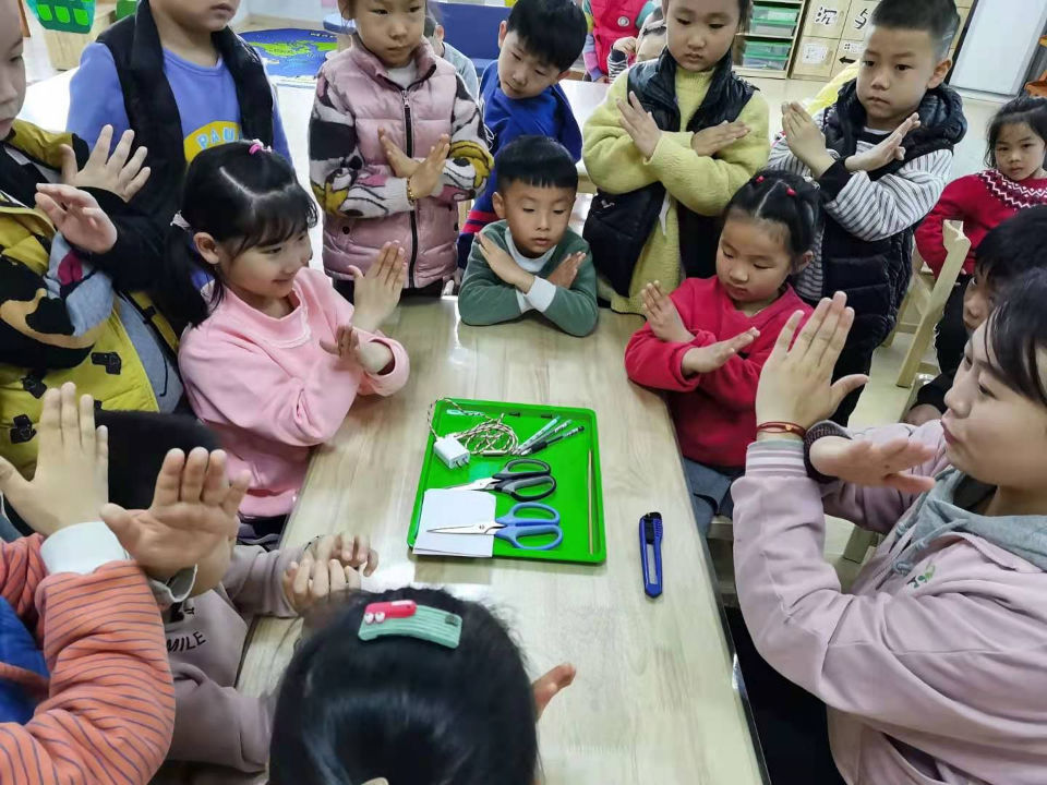 上好开学第一课，历城区钢城幼儿园花式迎新