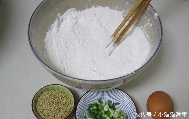 天天|儿子迷上这早餐,做法简便快速,脆糯咸香,天天让我给他做