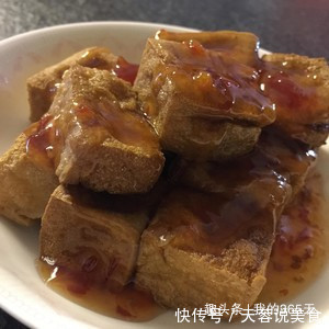 豆腐别再炖着吃了，这样做出来的豆腐香甜酥脆，大人小孩都抢着吃
