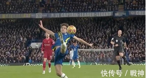 失誤|2-0到2-2 英超17億火爆對決 超低級失誤+世界波 隊長跪地絕望嘶吼