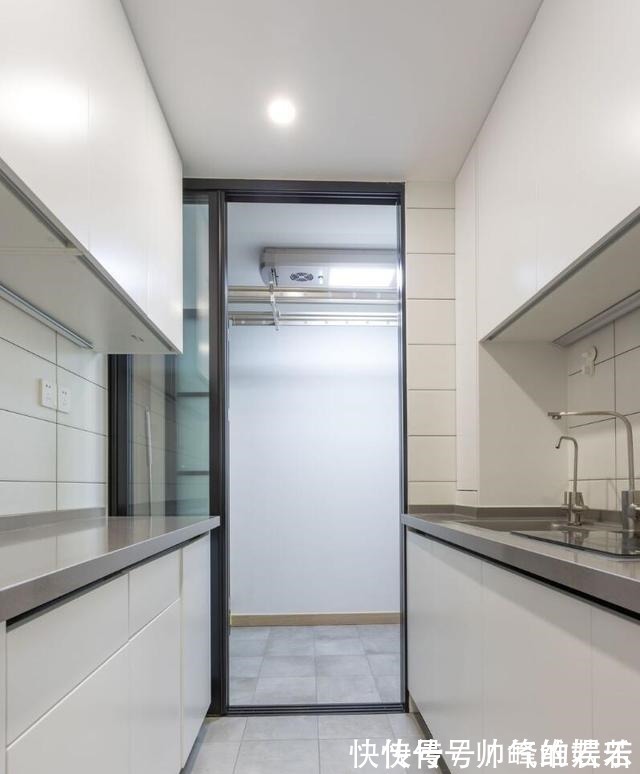 客厅|看了她家，才知道什么是“断舍离”，全屋收纳，简直堪称模板