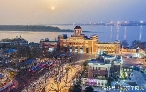 中国“最美”火车站，面积超10万平方米，出站就是免费4A景区