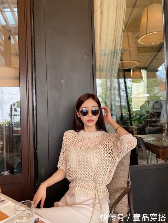 蜂蜜甜杏|女神孙允珠高清时尚搭配:蜂蜜甜杏网纱曼哈顿绅士上衣