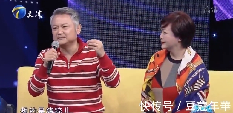 含丹$同样是“宝玉看呆宝钗”,老版宝黛钗太可爱,新版像大型宫斗现场