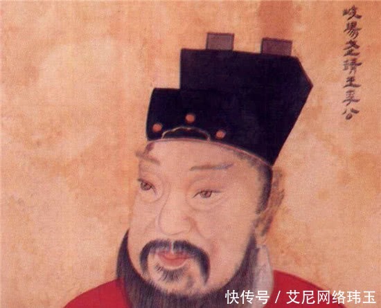 朱元璋|大臣被朱元璋封为公爵,死后身穿龙袍,但一直说自己是个农民