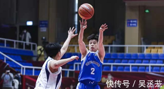 WCB中国篮坛名帅重返山东队!2米27大中锋加盟 冲击WCBA总冠军
