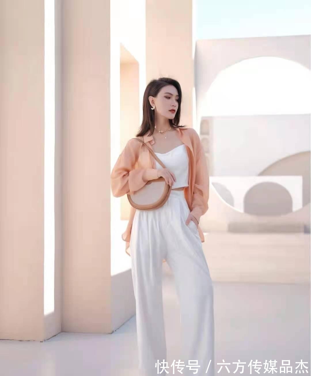 苏格兰格纹|2021早秋气质女人的时尚穿搭