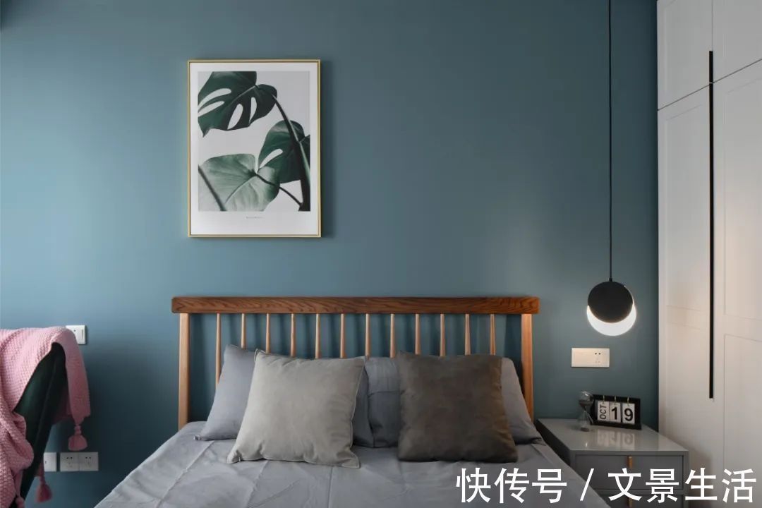 丹青色|89㎡现代简约,蓝色背景墙,搭配简约舒适软装,营造轻松时尚感