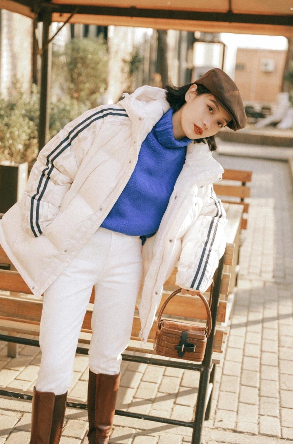 白色 冬天穿羽绒服也不要乱搭,试试这些搭配方式,时髦精致又有个性