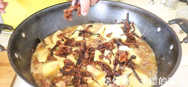 红烧鸡块|炖鸡肉时，多加一种这食材，肉香汤更香，泡米饭多吃3大碗